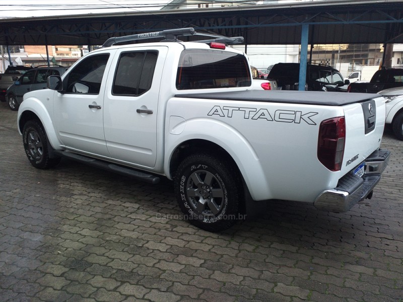 FRONTIER 2.5 SV ATTACK 4X4 CD TURBO ELETRONIC DIESEL 4P AUTOMÁTICO - 2016 - CAXIAS DO SUL