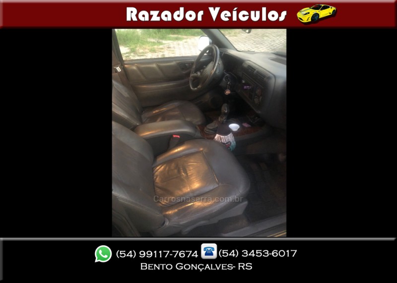 BLAZER 4.3 SFI DLX EXECUTIVE 4X2 V6 12V GASOLINA 4P MANUAL - 2000 - BENTO GONçALVES
