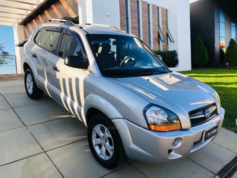 TUCSON 2.0 MPFI GL 16V 142CV 2WD GASOLINA 4P MANUAL