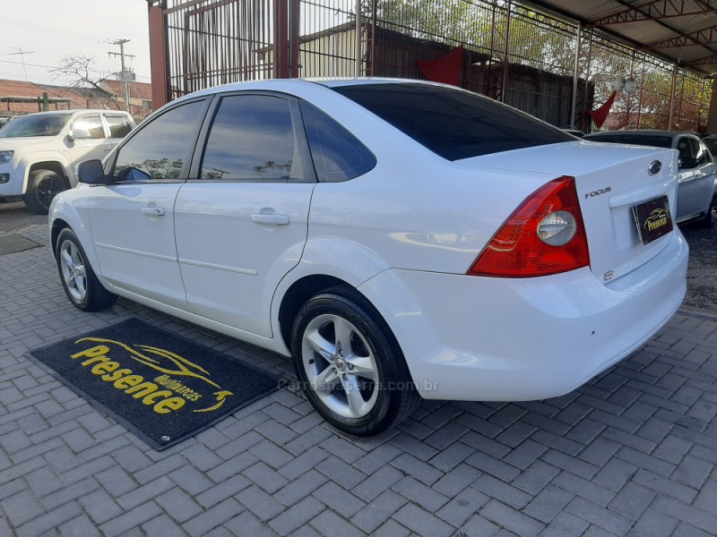 FOCUS 1.6 GLX SEDAN 8V GASOLINA 4P MANUAL - 2011 - NOVO HAMBURGO