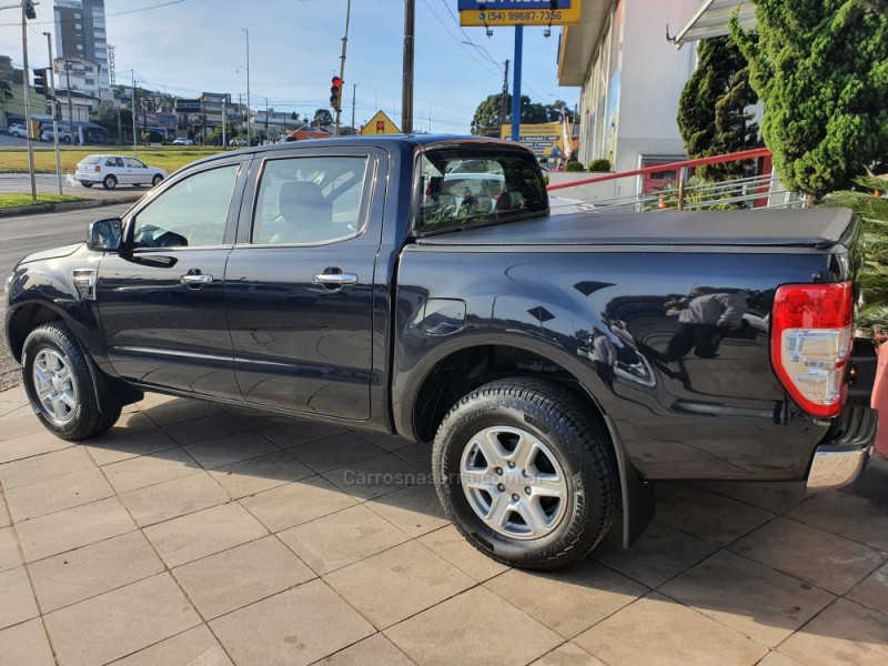 RANGER 2.5 XLT 4X2 CD 16V FLEX 4P MANUAL - 2016 - FARROUPILHA