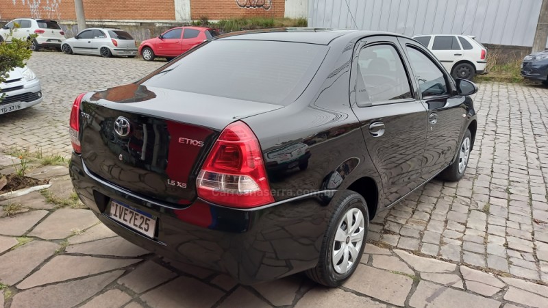 ETIOS 1.5 XS SEDAN 16V FLEX 4P MANUAL - 2014 - CAXIAS DO SUL