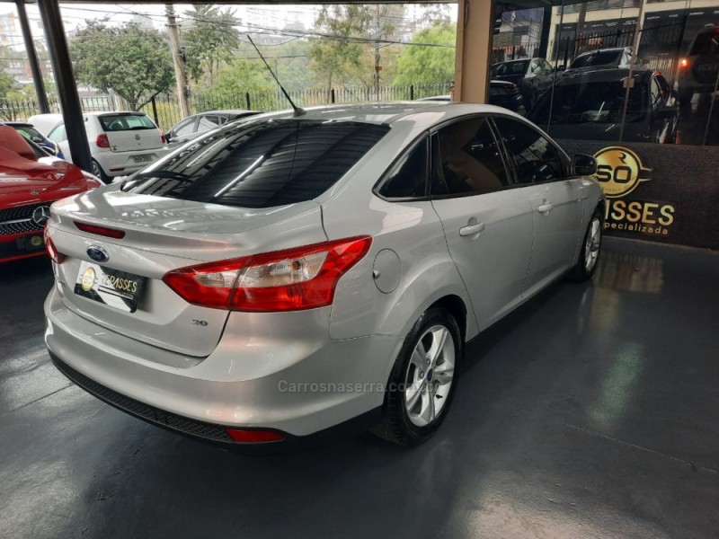 FOCUS 2.0 S SEDAN 16V FLEX 4P AUTOMÁTICO - 2015 - CAXIAS DO SUL