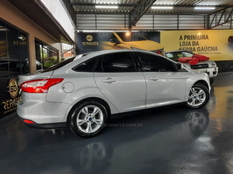 FOCUS 2.0 S SEDAN 16V FLEX 4P AUTOMÁTICO - 2015 - CAXIAS DO SUL