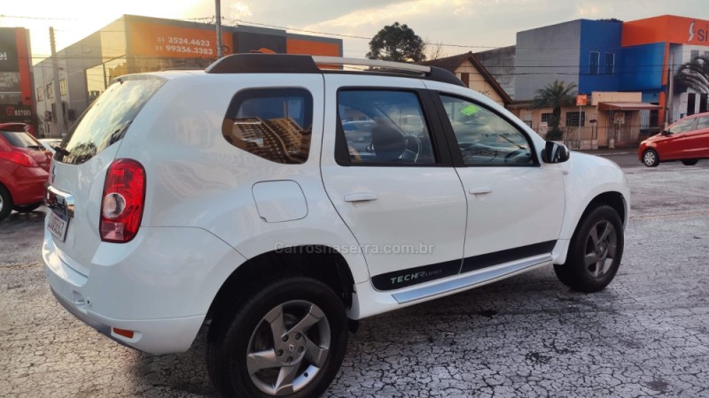 DUSTER 1.6 TECH ROAD 4X2 16V FLEX 4P MANUAL - 2014 - NOVO HAMBURGO