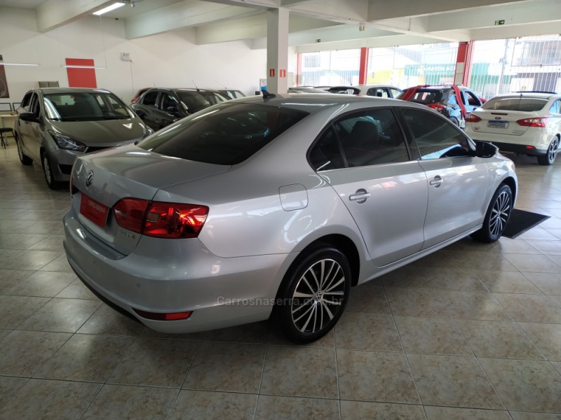 JETTA 2.0 TSI HIGHLINE 200CV GASOLINA 4P TIPTRONIC - 2012 - CAXIAS DO SUL