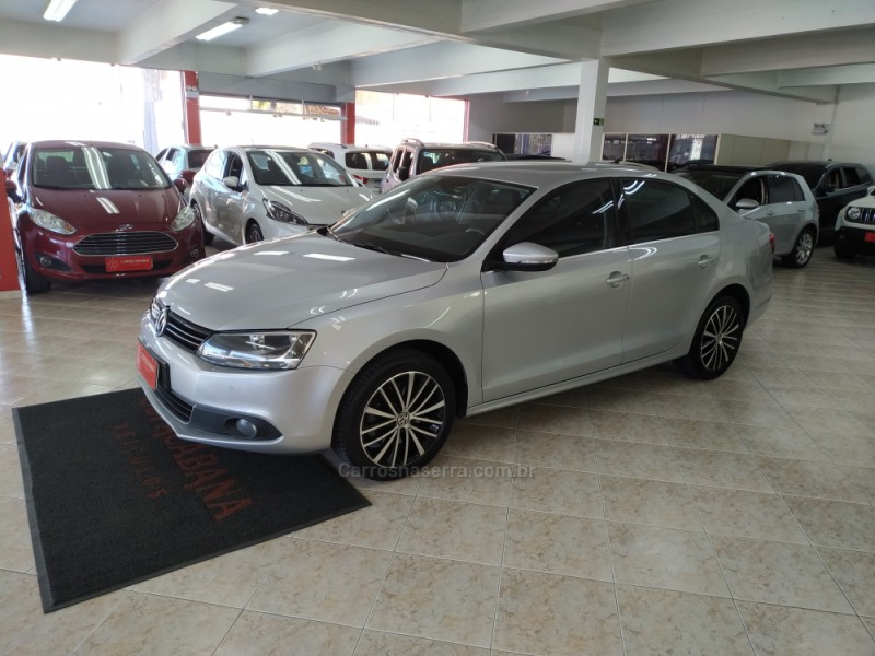 JETTA 2.0 TSI HIGHLINE 200CV GASOLINA 4P TIPTRONIC - 2012 - CAXIAS DO SUL