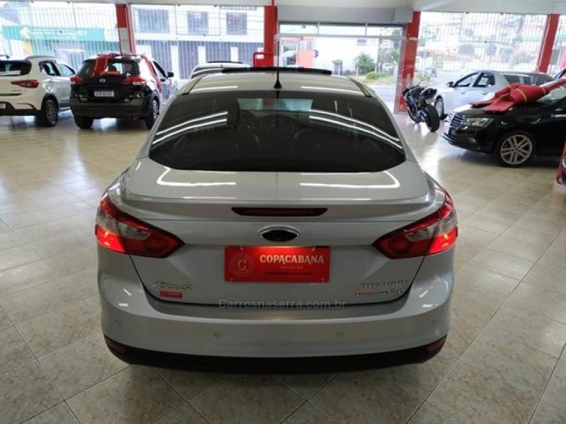 FOCUS 2.0 TITANIUM PLUS SEDAN 16V FLEX 4P AUTOMÁTICO - 2015 - CAXIAS DO SUL