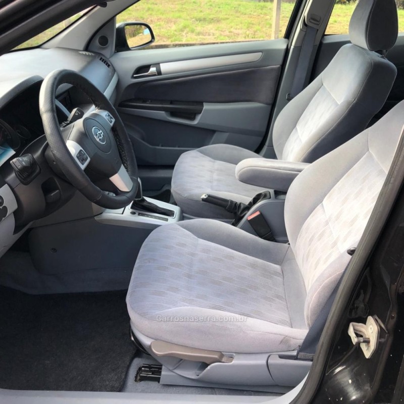 VECTRA 2.0 MPFI ELEGANCE 8V FLEX 4P AUTOMÁTICO - 2009 - PAROBé