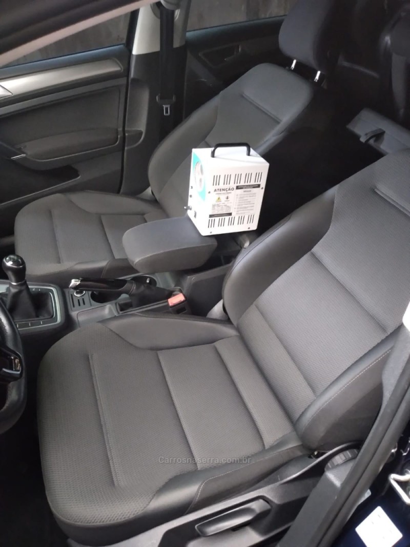 GOLF 1.0 TSI COMFORTLINE 12V TOTAL FLEX 4P MANUAL - 2017 - CAXIAS DO SUL