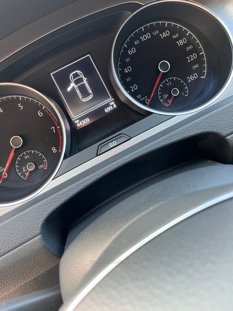 GOLF 1.0 TSI COMFORTLINE 12V TOTAL FLEX 4P MANUAL - 2017 - CAXIAS DO SUL