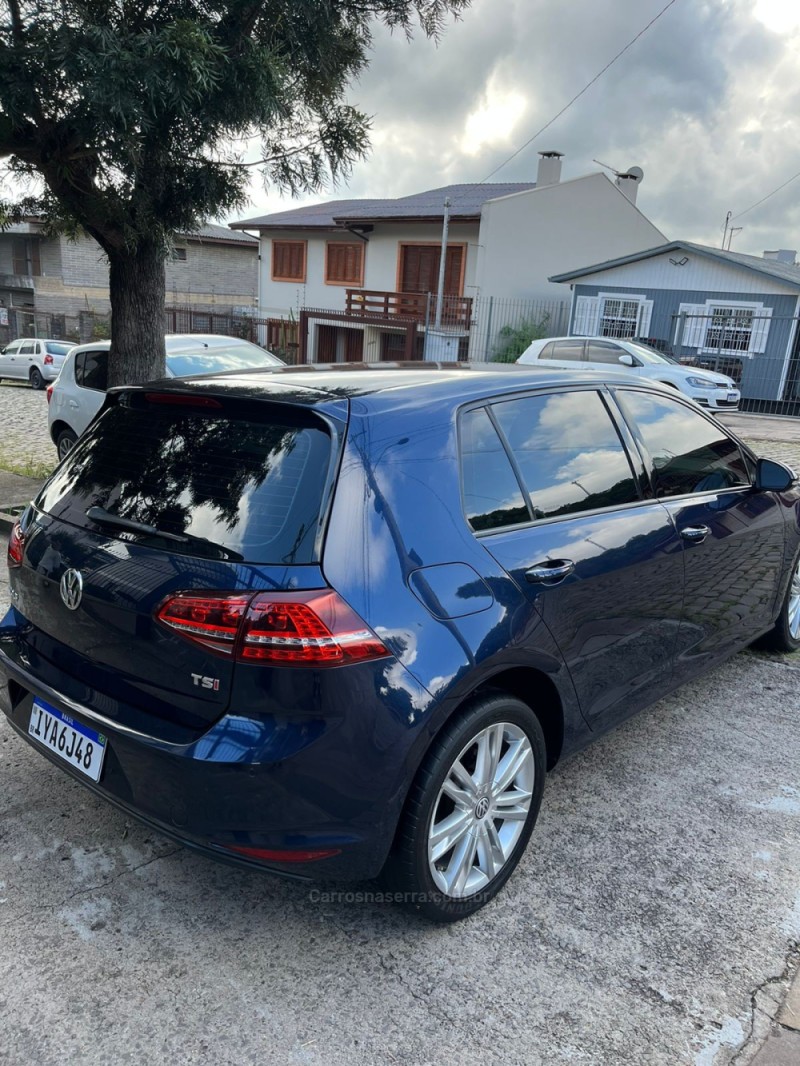 GOLF 1.0 TSI COMFORTLINE 12V TOTAL FLEX 4P MANUAL - 2017 - CAXIAS DO SUL