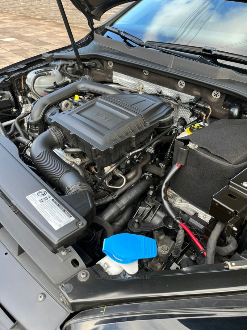 GOLF 1.0 TSI COMFORTLINE 12V TOTAL FLEX 4P MANUAL - 2017 - CAXIAS DO SUL