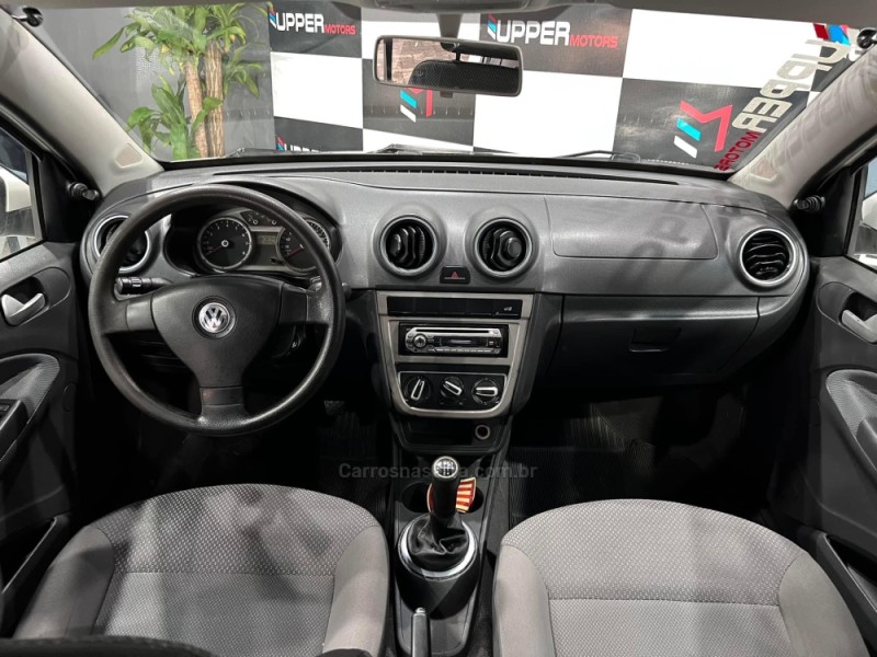 VOYAGE 1.6 MI TREND 8V FLEX 4P MANUAL - 2011 - PORTãO