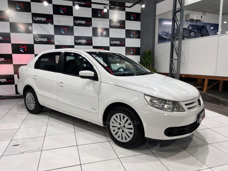VOYAGE 1.6 MI TREND 8V FLEX 4P MANUAL - 2011 - PORTãO
