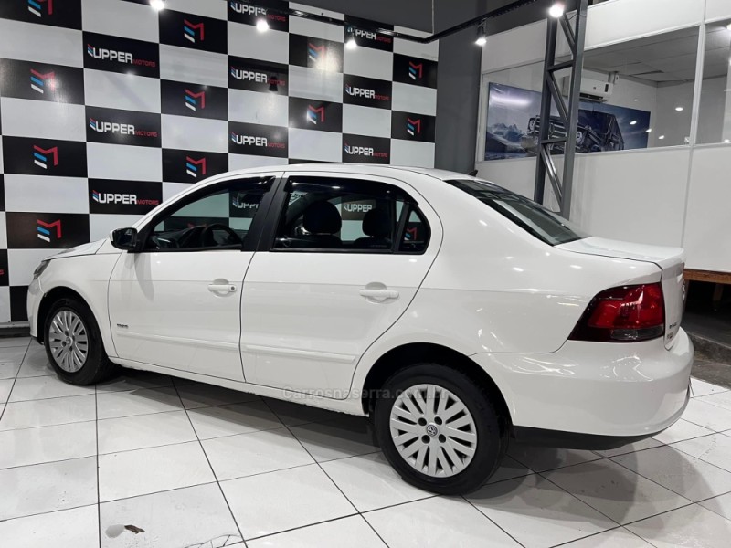 VOYAGE 1.6 MI TREND 8V FLEX 4P MANUAL - 2011 - PORTãO