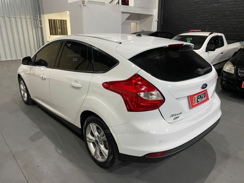 FOCUS 2.0 SE HATCH 16V FLEX 4P AUTO - 2014 - CAXIAS DO SUL