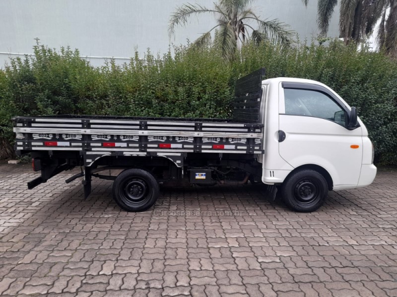 HR 2.5 TCI HD LONGO COM CAÇAMBA 4X2 8V 94CV TURBO INTERCOOLER DIESEL 2P MANUAL - 2011 - CAXIAS DO SUL