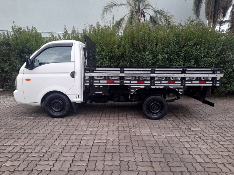 HR 2.5 TCI HD LONGO COM CAÇAMBA 4X2 8V 94CV TURBO INTERCOOLER DIESEL 2P MANUAL - 2011 - CAXIAS DO SUL
