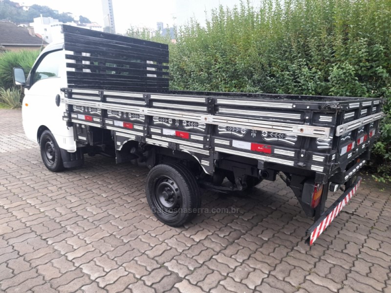 HR 2.5 TCI HD LONGO COM CAÇAMBA 4X2 8V 94CV TURBO INTERCOOLER DIESEL 2P MANUAL - 2011 - CAXIAS DO SUL
