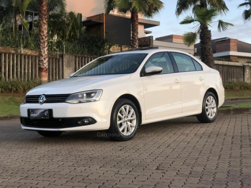 JETTA 2.0 COMFORTLINE FLEX 4P TIPTRONIC
