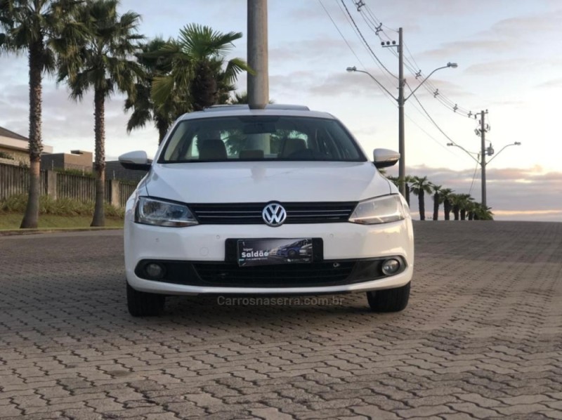 JETTA 2.0 COMFORTLINE FLEX 4P TIPTRONIC - 2013 - NOVO HAMBURGO
