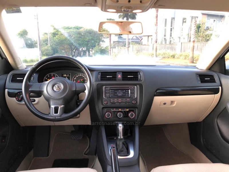 JETTA 2.0 COMFORTLINE FLEX 4P TIPTRONIC - 2013 - NOVO HAMBURGO