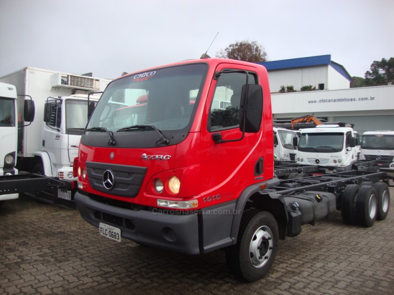 accelo 1016 3 eixos 2013 garibaldi