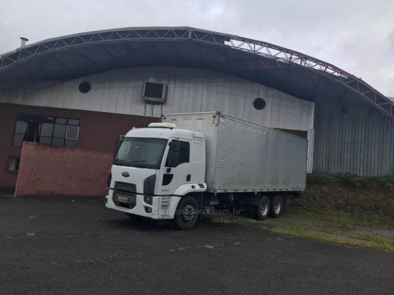 CARGO 2423 E 6X2 TURBO - 2013 - CAXIAS DO SUL