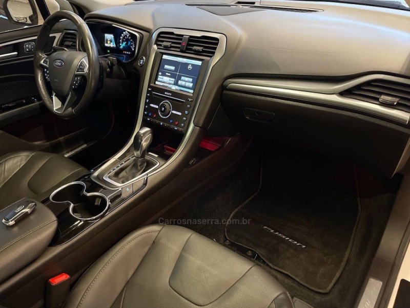 FUSION 2.0 TITANIUM AWD 16V GASOLINA 4P AUTOMÁTICO - 2016 - CAMPO BOM