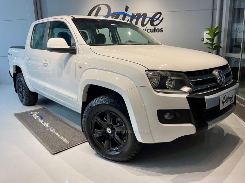 AMAROK 2.0 TRENDLINE 4X4 CD 16V TURBO INTERCOOLER DIESEL 4P AUTOMÁTICO
