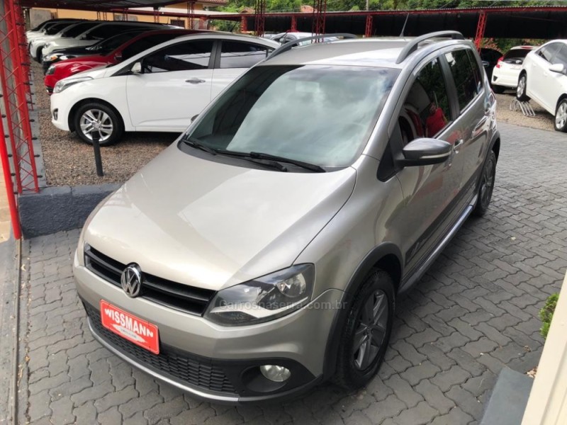 CROSSFOX 1.6 MI FLEX 8V 4P MANUAL - 2012 - TRêS COROAS