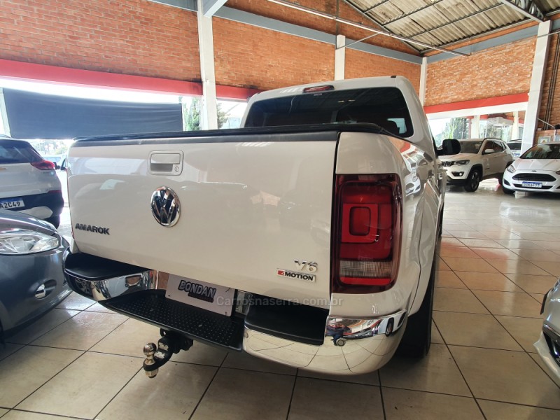 AMAROK 3.0 V6 TDI HIGHLINE CD DIESEL 4MOTION AUTOMÁTICO - 2019 - FARROUPILHA