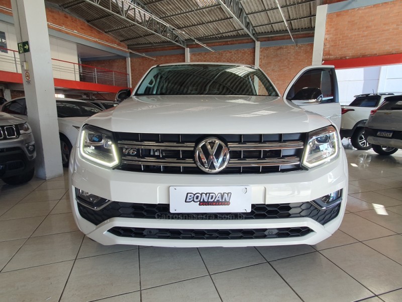 AMAROK 3.0 V6 TDI HIGHLINE CD DIESEL 4MOTION AUTOMÁTICO - 2019 - FARROUPILHA