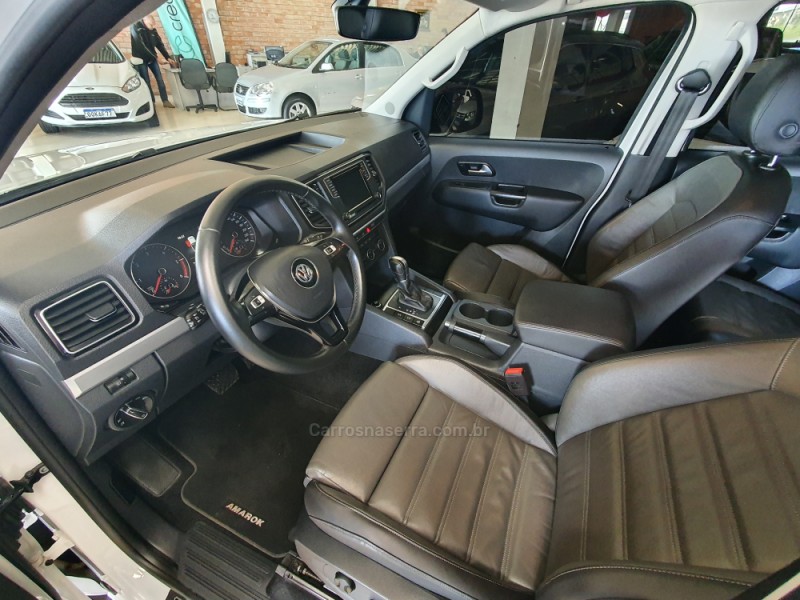 AMAROK 3.0 V6 TDI HIGHLINE CD DIESEL 4MOTION AUTOMÁTICO - 2019 - FARROUPILHA