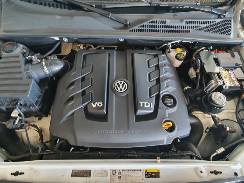 AMAROK 3.0 V6 TDI HIGHLINE CD DIESEL 4MOTION AUTOMÁTICO - 2019 - FARROUPILHA