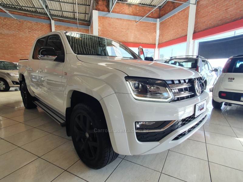 AMAROK 3.0 V6 TDI HIGHLINE CD DIESEL 4MOTION AUTOMÁTICO - 2019 - FARROUPILHA