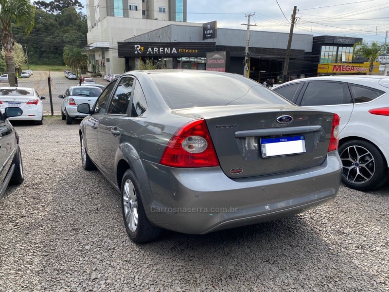 FOCUS 2.0 GLX SEDAN 16V FLEX 4P AUTOMÁTICO - 2013 - FARROUPILHA
