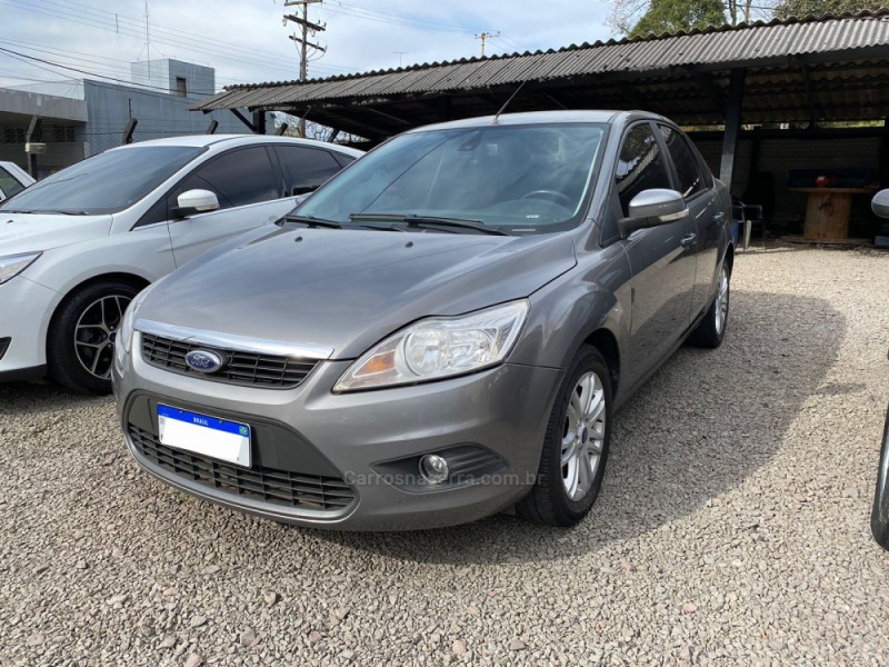 focus 2.0 glx sedan 16v flex 4p automatico 2013 farroupilha
