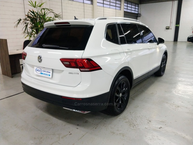 TIGUAN 1.4 ALLSPACE COMFORT 250 TSI FLEX 4P - 2018 - CAXIAS DO SUL