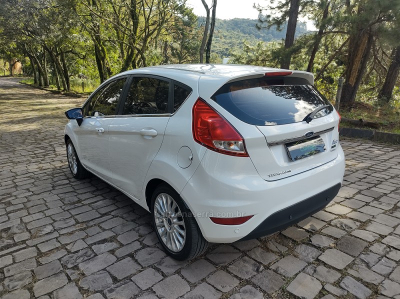 FIESTA 1.0 ECOBOOST TITANIUM PLUS HATCH 12V GASOLINA 4P AUTOMÁTICO - 2017 - NOVA PRATA