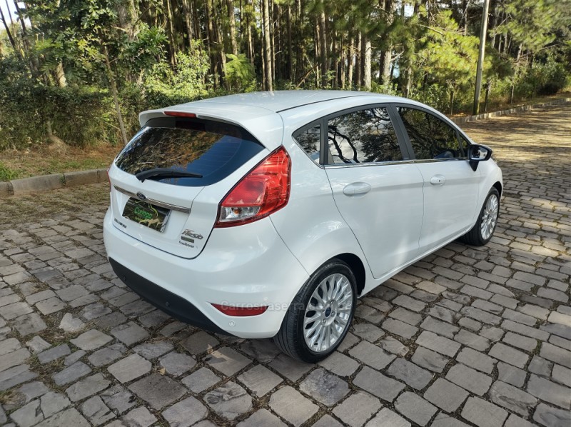 FIESTA 1.0 ECOBOOST TITANIUM PLUS HATCH 12V GASOLINA 4P AUTOMÁTICO - 2017 - NOVA PRATA