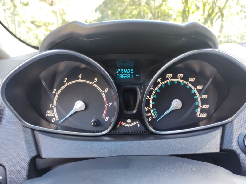 FIESTA 1.0 ECOBOOST TITANIUM PLUS HATCH 12V GASOLINA 4P AUTOMÁTICO - 2017 - NOVA PRATA