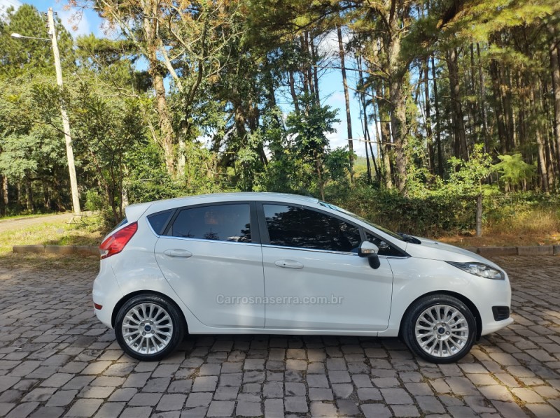 FIESTA 1.0 ECOBOOST TITANIUM PLUS HATCH 12V GASOLINA 4P AUTOMÁTICO - 2017 - NOVA PRATA