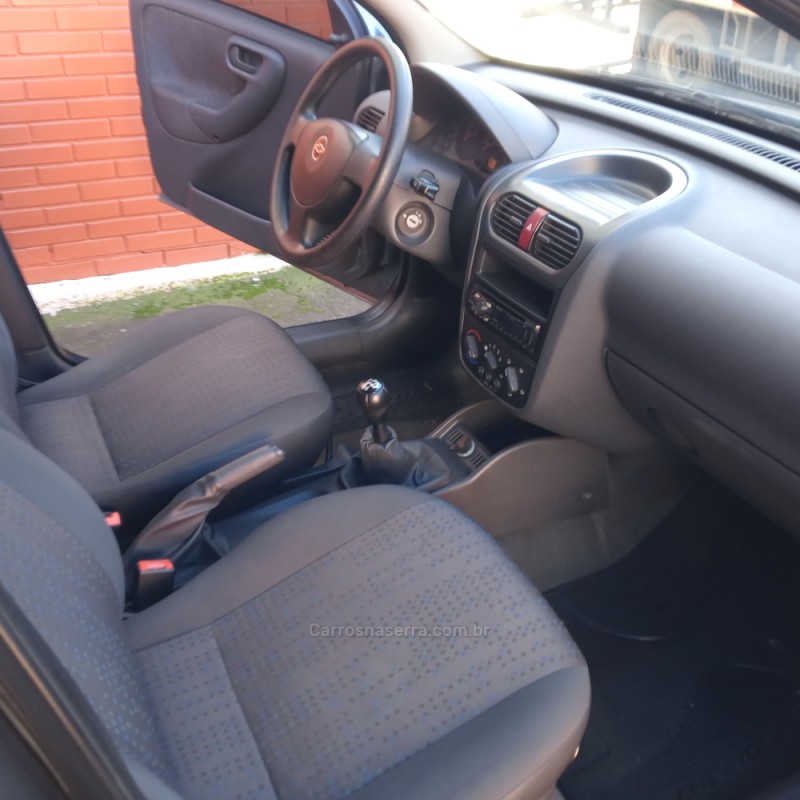 CORSA 1.4 MPFI MAXX 8V FLEX 4P MANUAL - 2011 - FLORES DA CUNHA