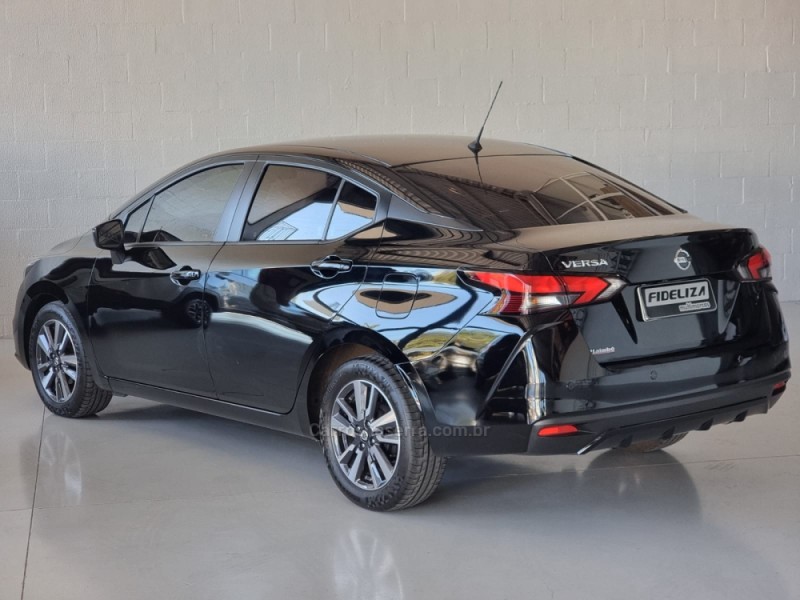 VERSA 1.6 ADVANCE 16V FLEX 4P AUTOMÁTICO - 2022 - FARROUPILHA