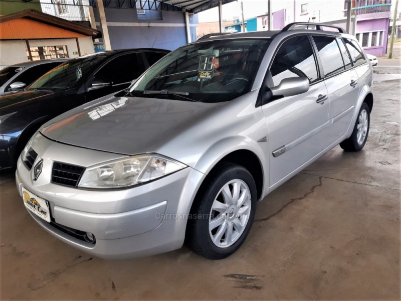 MÉGANE 1.6 DYNAMIQUE GRAND TOUR 16V FLEX 4P MANUAL - 2011 - VACARIA
