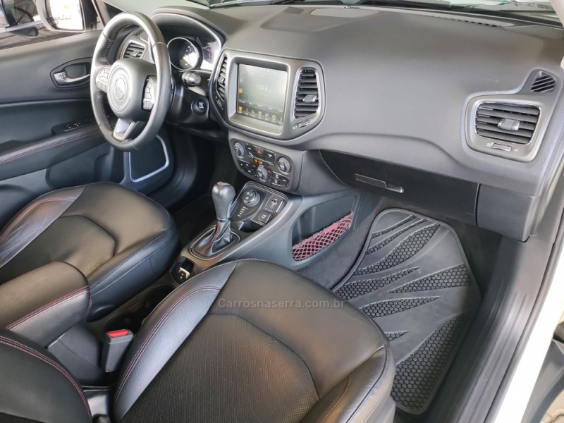 COMPASS 2.0 TRAILHAWK TD350 TURBO DIESEL 4X4 4P AUTOMÁTICO - 2017 - FARROUPILHA