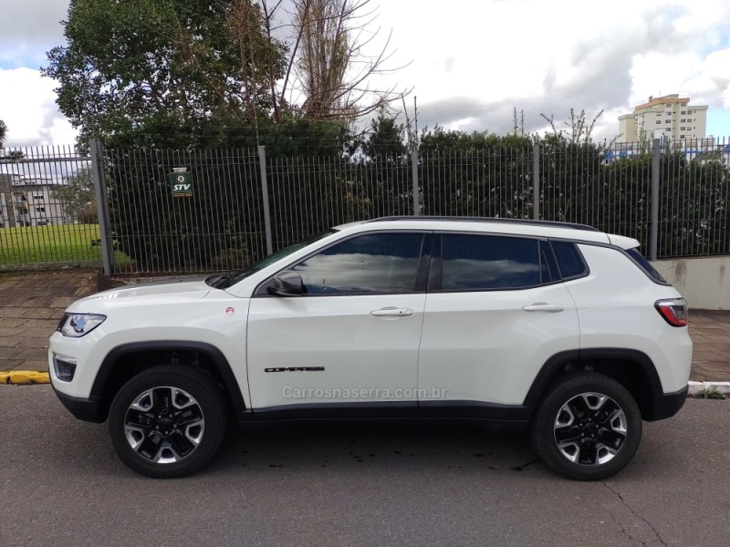 COMPASS 2.0 TRAILHAWK TD350 TURBO DIESEL 4X4 4P AUTOMÁTICO - 2017 - FARROUPILHA