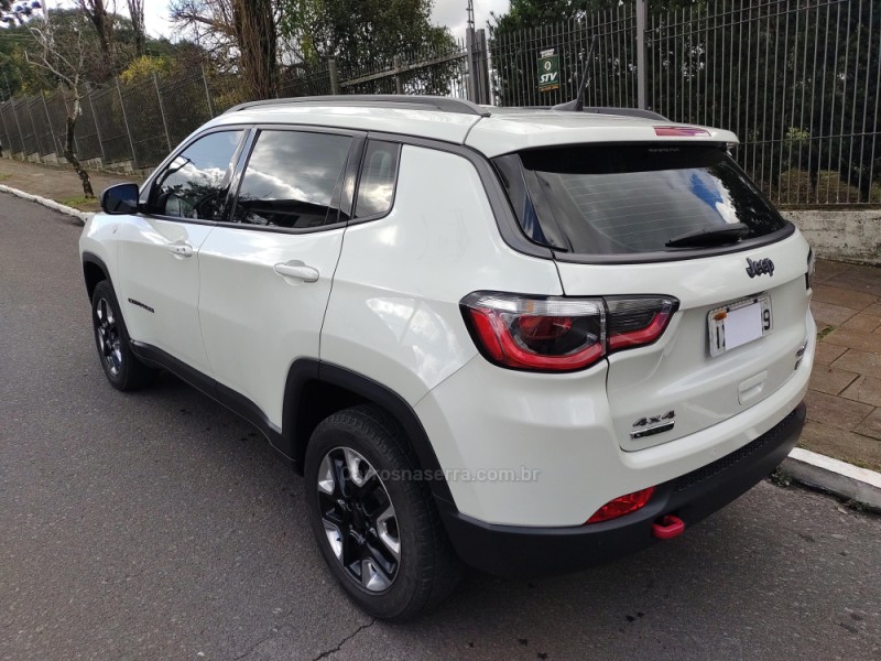 COMPASS 2.0 TRAILHAWK TD350 TURBO DIESEL 4X4 4P AUTOMÁTICO - 2017 - FARROUPILHA